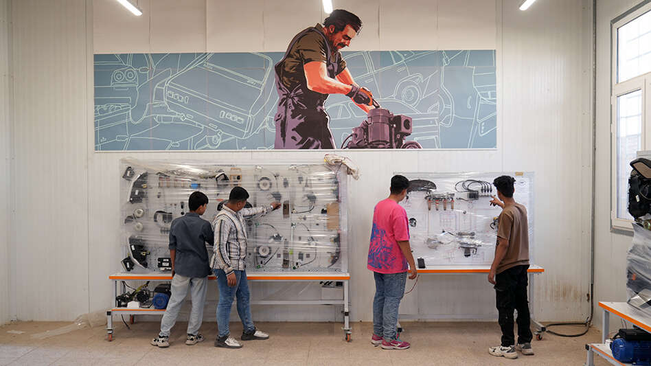 امضای تفاهم‌نامه تجهیز و بهره‌برداری از اولین مرکز مهارت‌آموزی اهواز